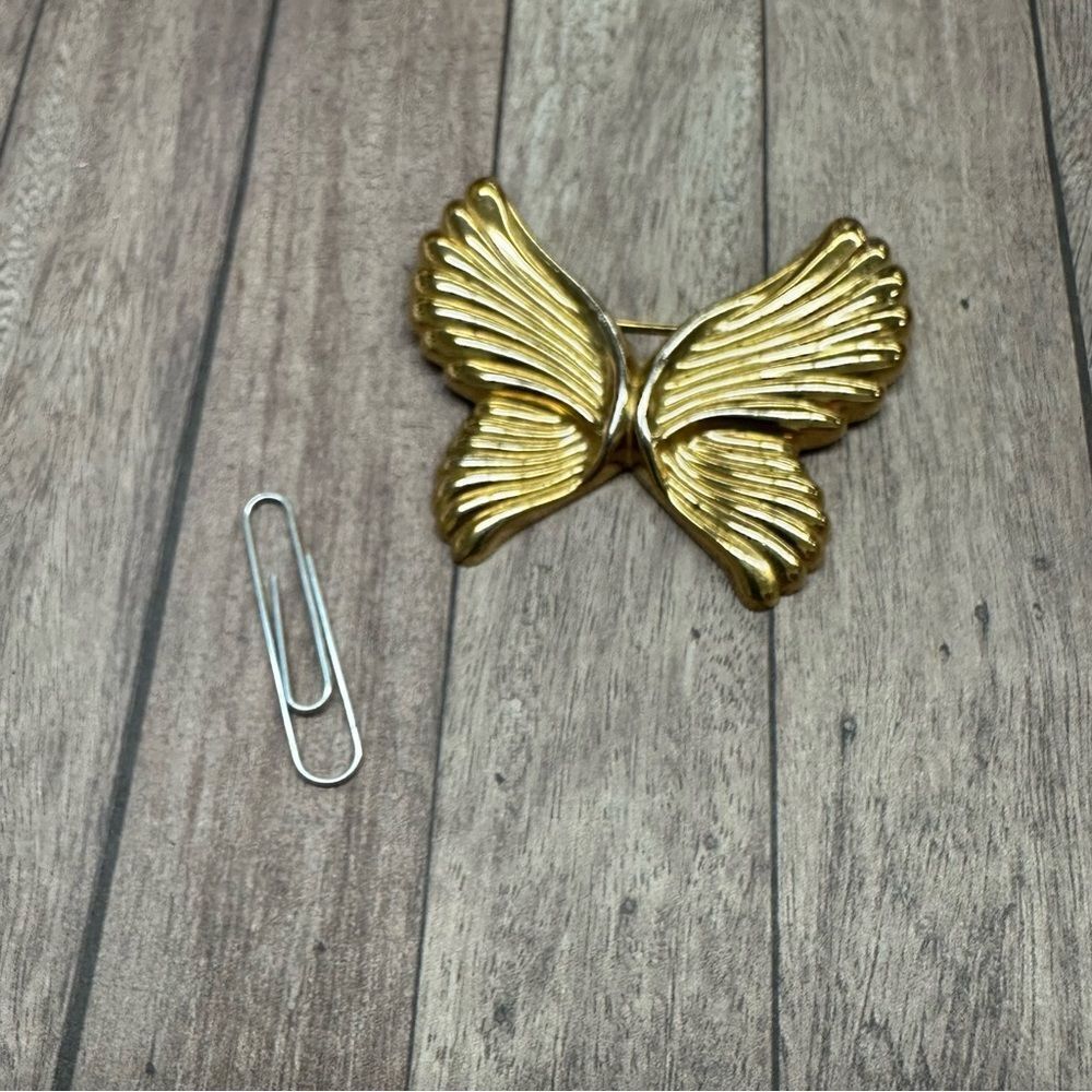 Vintage Gold Butterfly Brooch B6